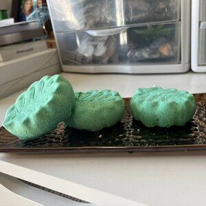 handcrafted hydrating premium girl scout thin mint cookies bath bombs